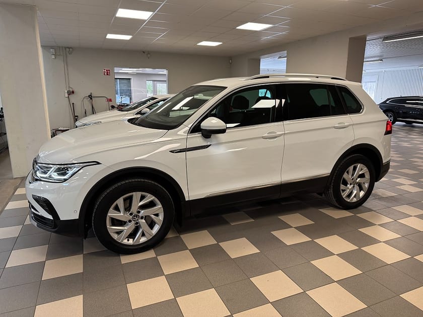 Bild 2 av Volkswagen Tiguan 2.0 TDI DPF SCR 4M Cockpit Dieselv. Dragkrok 200 Hk