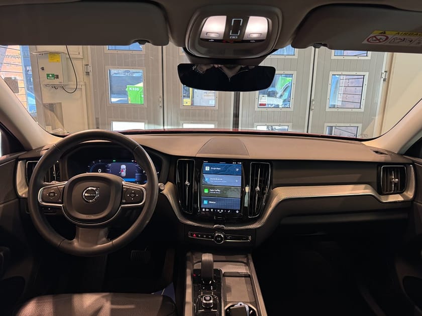 Bild 5 av Volvo XC60 Recharge T6 AWD Core Edition Pano Skinn Drag 18,8kWh