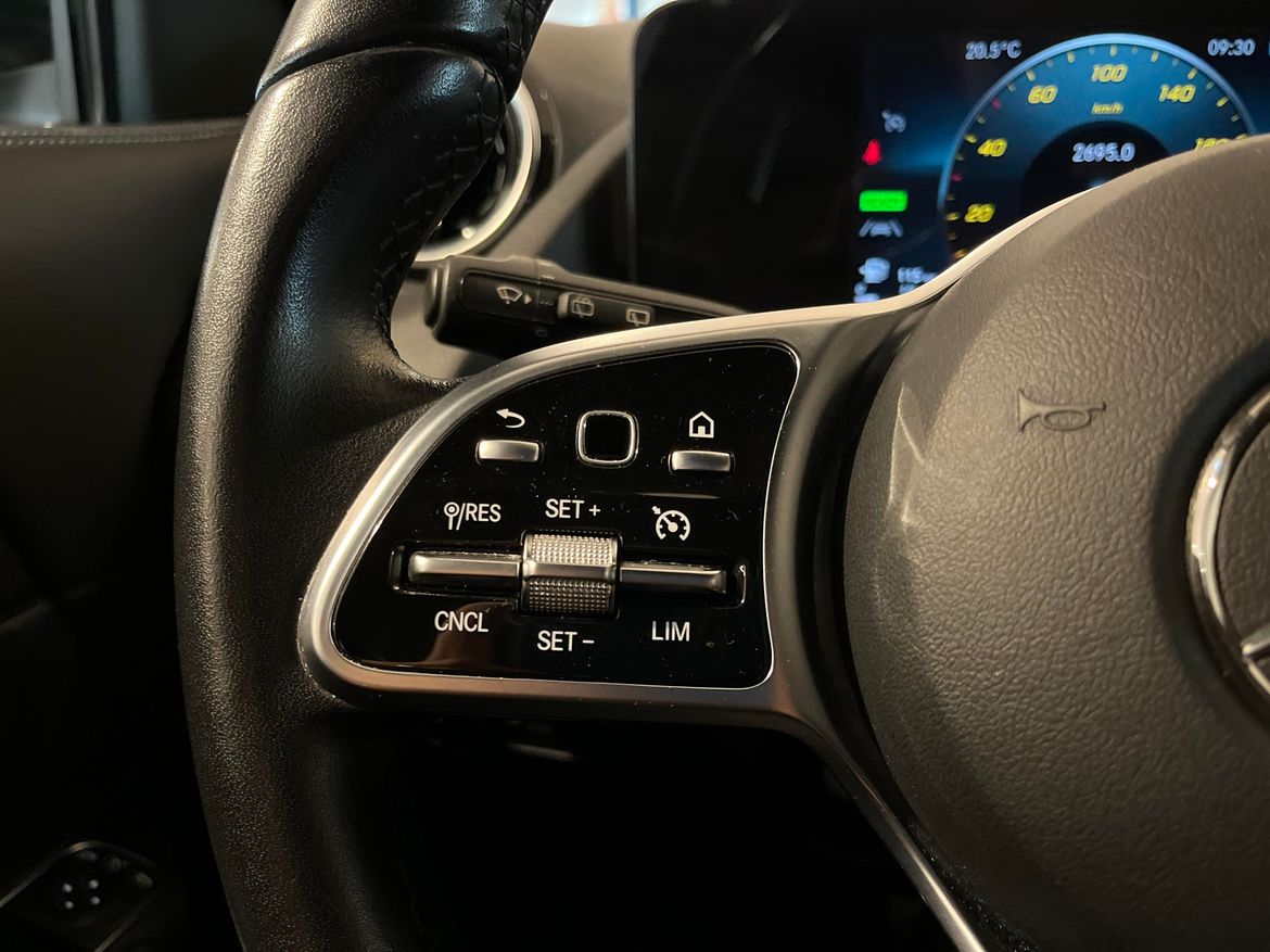 Mercedes-Benz GLA 2021 - miniatyr 23