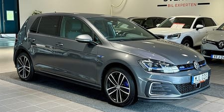 Volkswagen Golf GTE 1.4 TSI DSG 204hk/Cockpit/Dragkrok/P-värmare/V-hjul