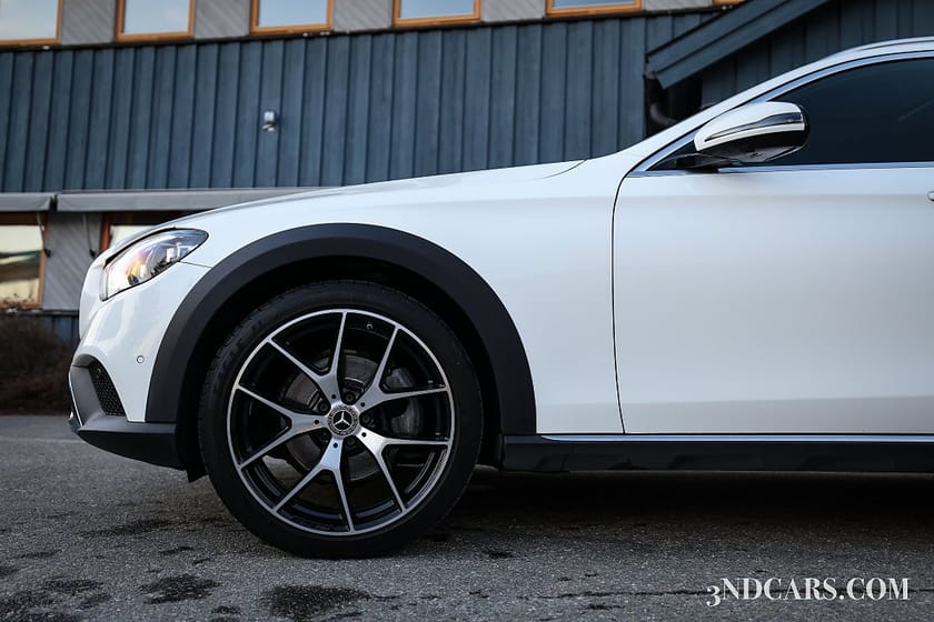 Bild 2 av Mercedes-Benz E 220 d 4MATIC All-Terrain 9G Panorama Burmester MOMS