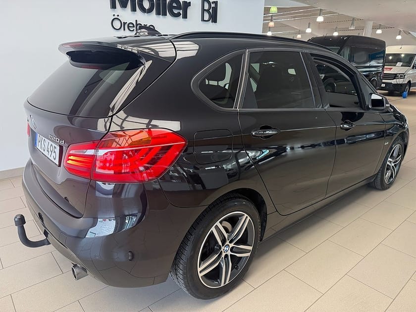 Bild 3 av BMW 220d xDrive Active Tourer 220 190HK I Drag I Bkamera I Navi