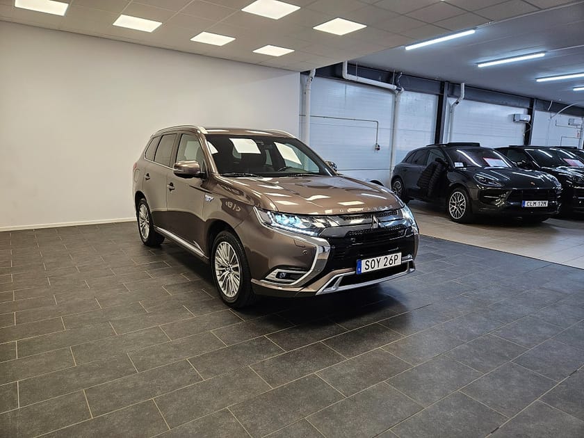 Bild 5 av Mitsubishi Outlander PHEV 224hk CVT Business Läder Backkamera Drag