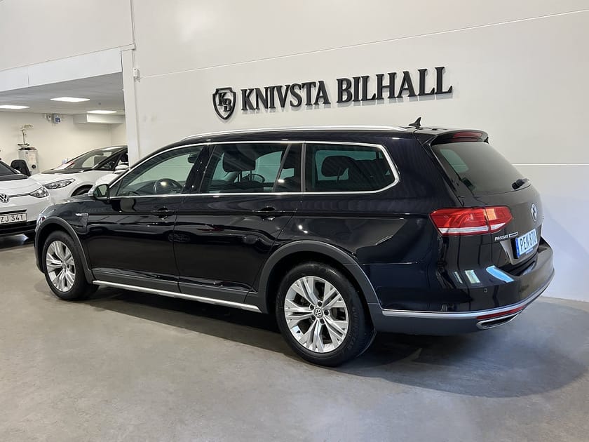 Bild 2 av Volkswagen Passat Alltrack 2.0 TDI 4Motion Executive Cockpit Värmare Drag 190hk