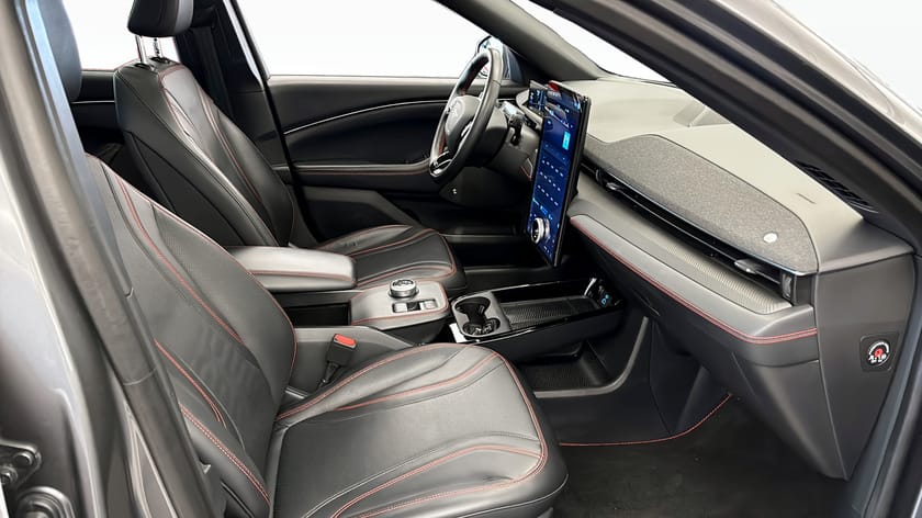 Bild 3 av Ford Mustang Mach-E Standard Range AWD Teknik paket +