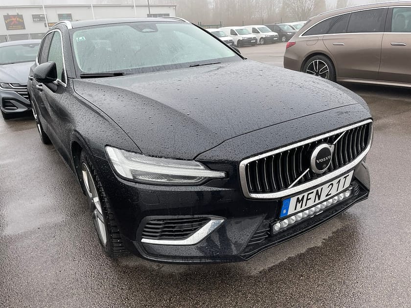 Bild 2 av Volvo V60 T6 Recharge Core Bright plug in AWD 350HK 4x4