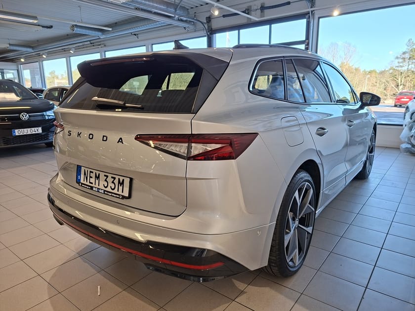 Bild 4 av Škoda Enyaq RS 340HK 77 kWh Drag Pano LED-Matrix  21tum