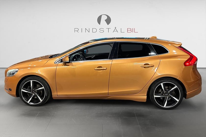 Bild 4 av Volvo V40 T3 150HK SUMMUM B-KAMERA DRAG SKINN PDC KAMREM BYTT 18"