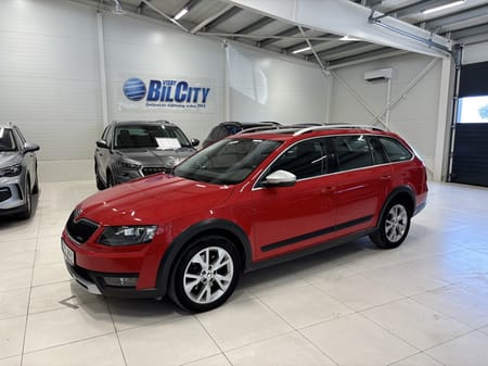 Škoda Octavia Scout VIA COMBI TDI 184 DSG