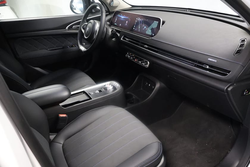 Bild 4 av ORA Funky Cat 300 Pro Electric OBS SPARA 115.000kr 310km Skinn 360