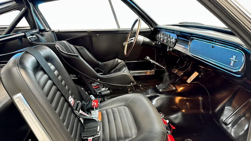 Bild 3 av Ford Mustang Fastback Shelby GT350R 4.7 V8  | OVC C/M | UNIK