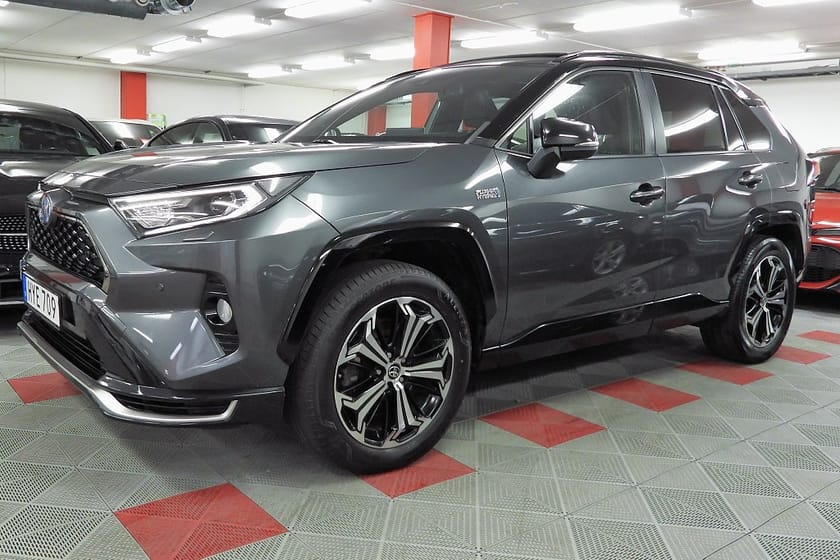 Bild 1 av Toyota RAV4 Laddhybrid Plug-in Hybrid E-CVT Style JBL SoV Hjul Panorama Drag