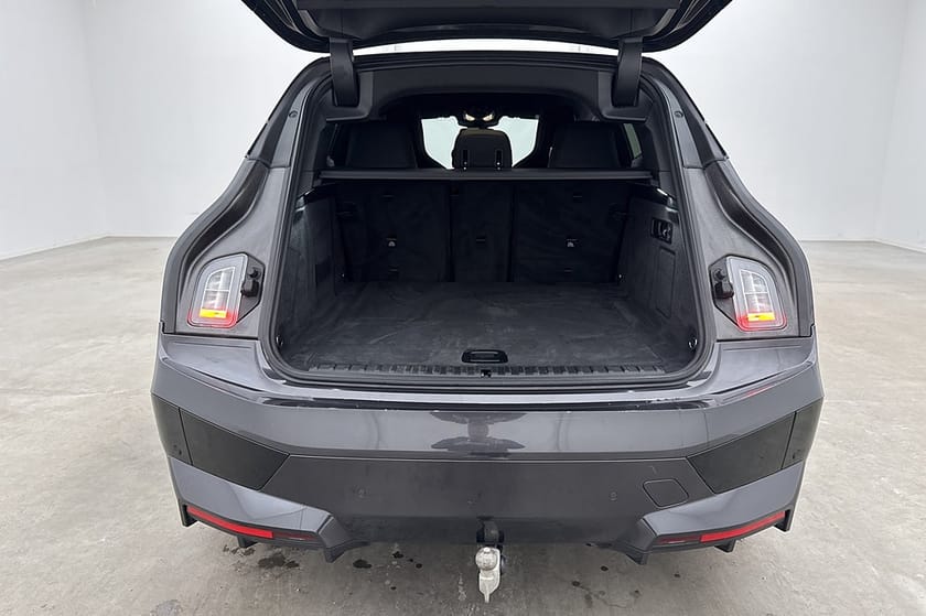 Bild 4 av BMW iX xDrive40 326hk Sport Sky H/K Head Up Drag 360° MOMS