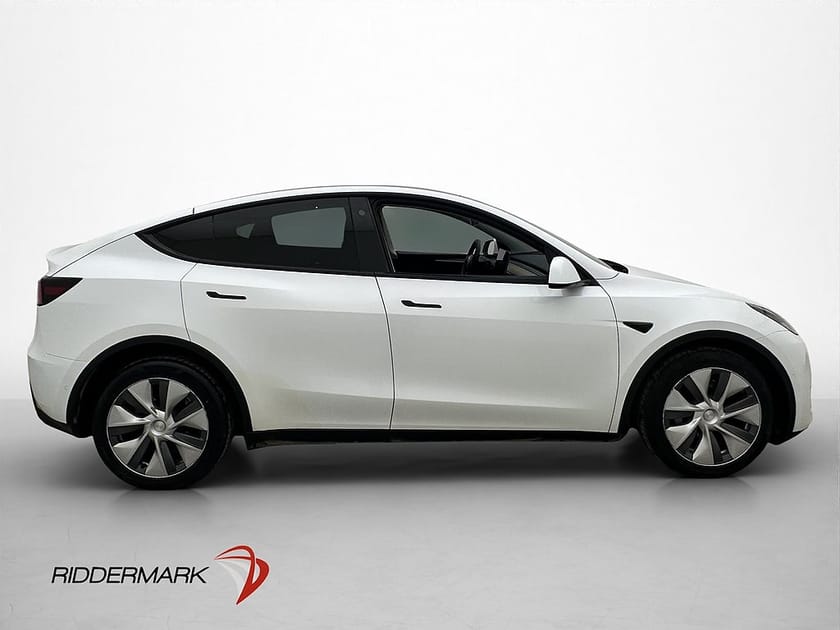 Bild 5 av Tesla Model Y Long Range AWD Autopilot Kamera Svensksåld