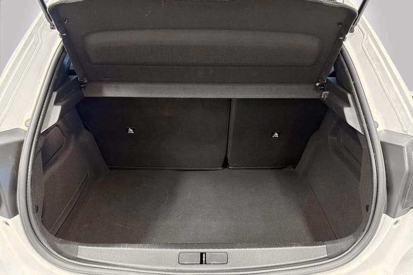 Bilde 5 av Peugeot e-208 GT 136 hk | ADAPTIV CRUISE, PANORAMA, KAMERA, NAVI++