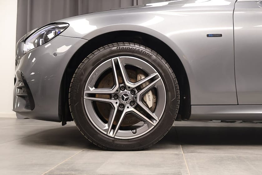 Bild 5 av Mercedes-Benz E 300 T de 4MATIC AMG Premium Drag 360 Keyless Multbeam