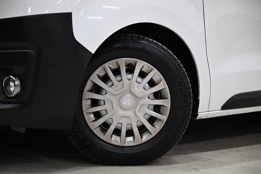 Bild 5 av Toyota Proace 1.5 D-4D 120HK Drag|Värmare|Backkamera|Lågmil|NyKamrem