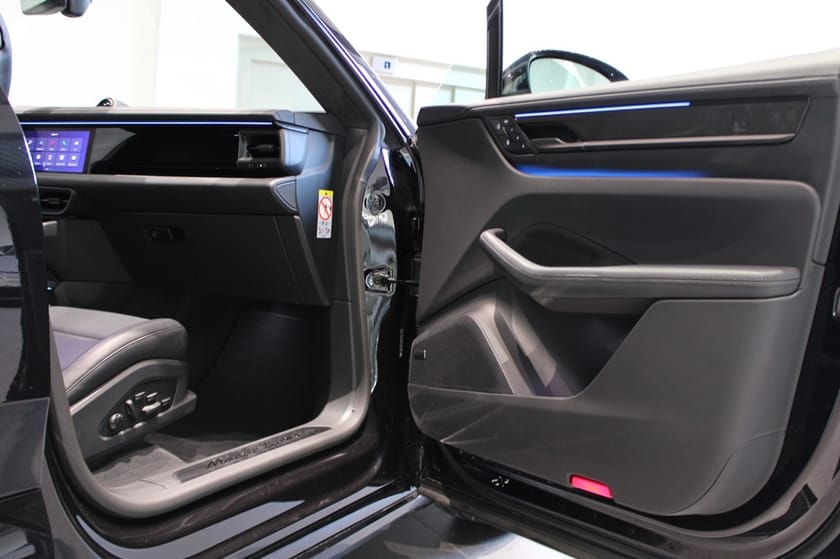 Bild 5 av Porsche Macan Turbo Electric 