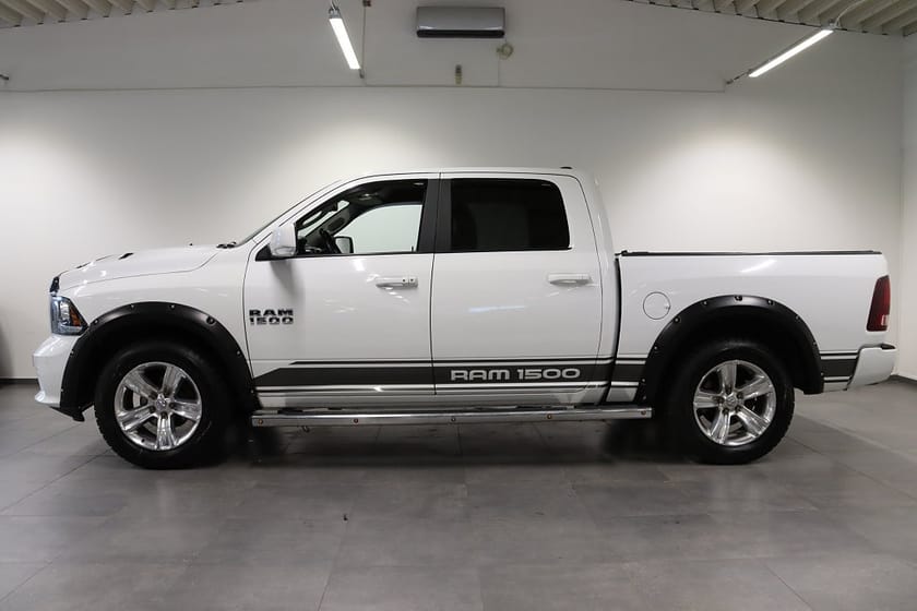 Bild 3 av RAM 1500 Crew Cab Dodge 5.7 V8 HEMI Sport 4x4 TorqueFlite Euro6 Luftfj