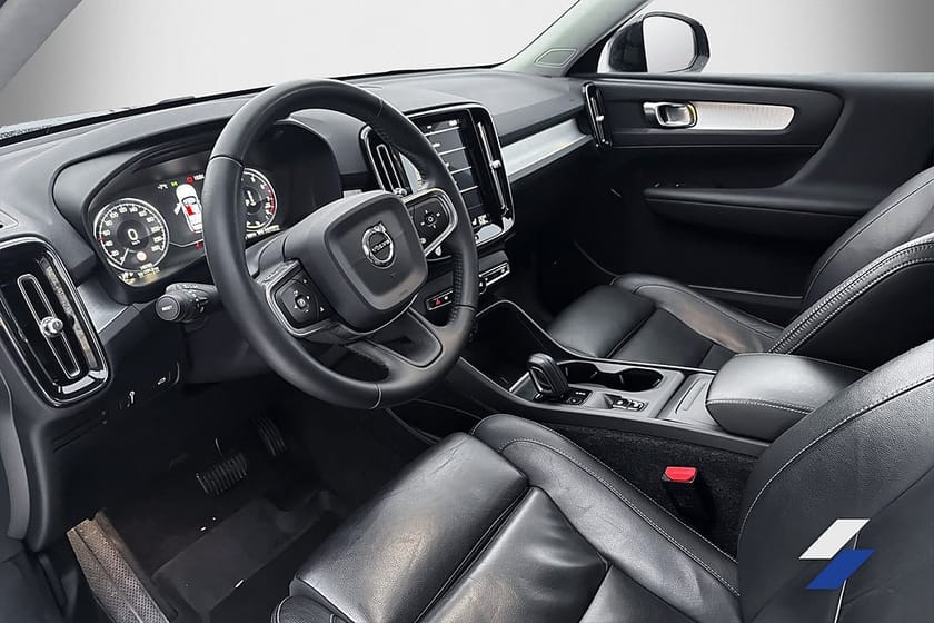 Bild 4 av Volvo XC40 T5 AWD Momentum 360°kamera Skinn Pano VOC Värmare Navi