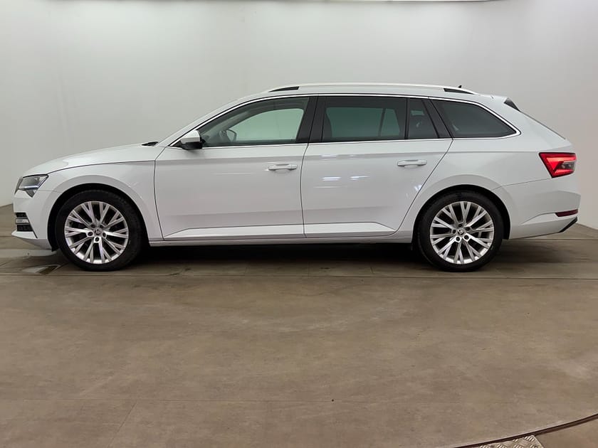 Bild 3 av Škoda Superb iV Kombi Skoda 1.4 TSI Business Edt Style Drag Canton Kamera