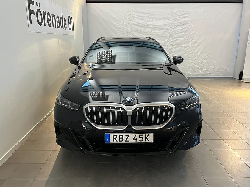Bild 2 av BMW 530e xDrive Touring 4,95 ränta M Sport Panorama Dragkrok