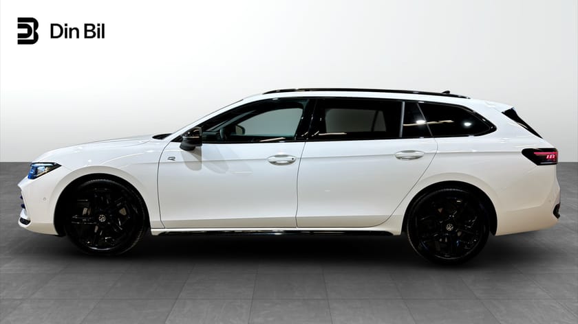 Bild 2 av Volkswagen Passat Sportscombi R Line Black TDI193 DSG 4M Drag/Värmare
