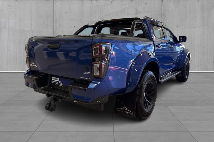 Bilde 2 av Isuzu D-Max Dobbelcab 163 hk DobCab AT35 Black/Magnum edition. NYBIL GAR!