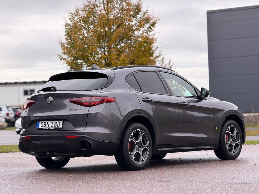 Bild 5 av Alfa Romeo Stelvio 2.2 JTD 16V Q4 B-Kamera Skinn Drag