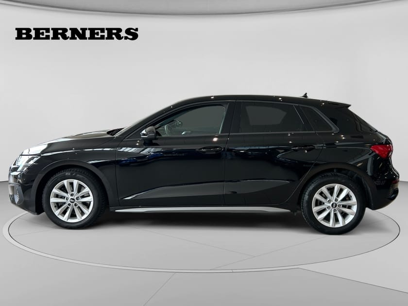 Bild 2 av Audi A3 Sportback 35 TFSI 150 HK S TRONIC/ Parkeringsvärmare