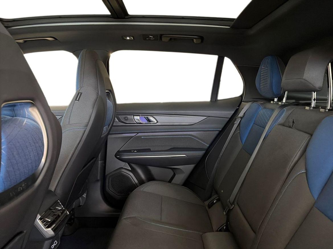 Lynk & Co 01 2023 - miniatyr 11