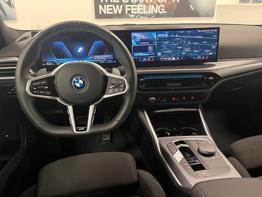 Bild 3 av BMW 330e Sedan Adaptiv Farth* HiFi Ljudsystem