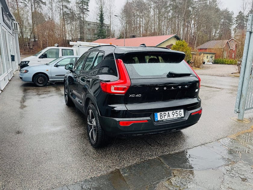 Bild 4 av Volvo XC40 T4 RECHARGE 211HK DCT R-DESIGN / PILOT / NAVI / VÄRMARE