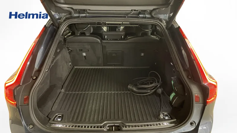 Bild 11 av 18 – Volvo V90 Recharge T8 Ultimate Dark