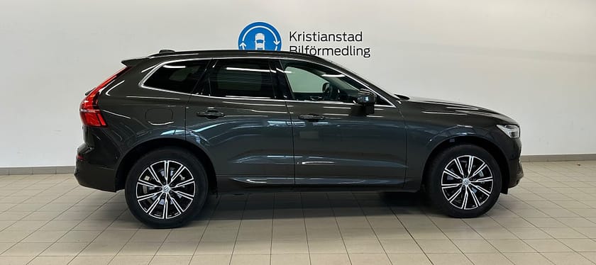 Bild 4 av Volvo XC60 B4 AWD Aut Momentum, Carplay, LED, Dragkrok