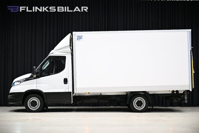 Bild 3 av Iveco Daily 35-160 Chassi Cab 156HK Automat|Volymskåp|Bakgavellyft|Sidodörr|LED|Moms