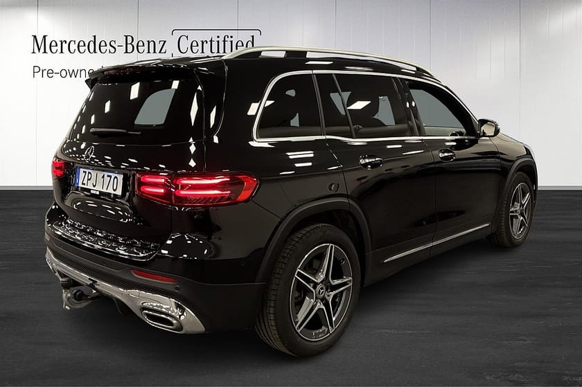 Bild 3 av Mercedes-Benz GLB 220 d 4MATIC AMG Panorama Dragkrok Panelbelysning