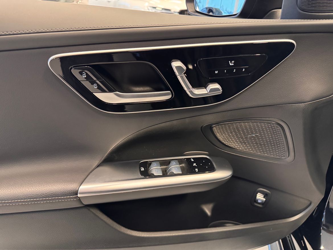 Mercedes-Benz C-Klass 2024 - miniatyr 7