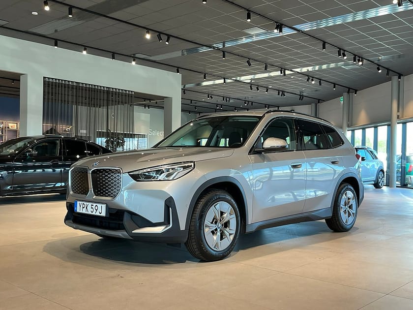 Bild 1 av BMW iX1 eDrive20 Farthållare Rattvärme Drag 4,95%