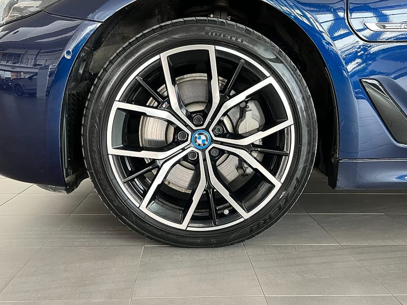 Bild 4 av BMW 530e xDrive Sedan 4,95 ränta M Sport Drag HiFi Rattvärme