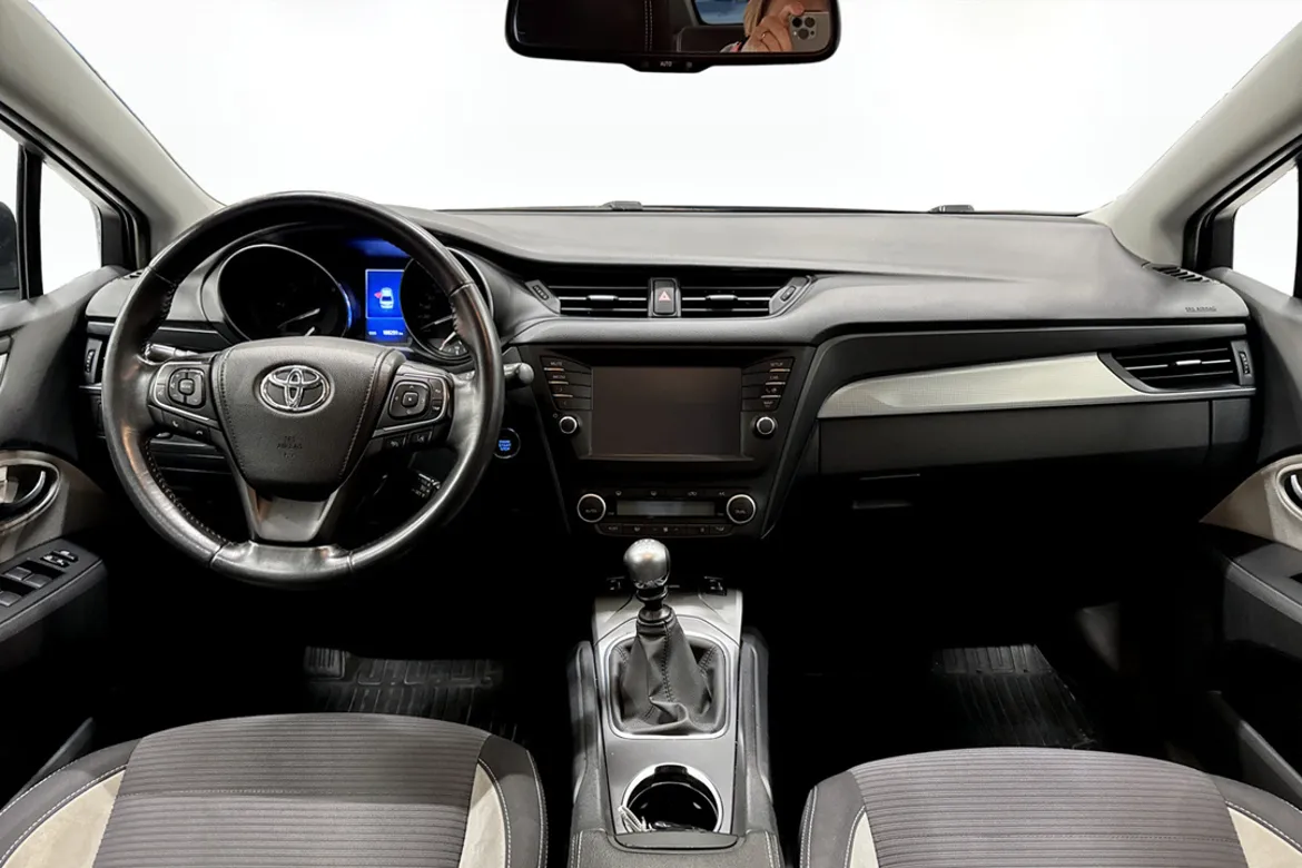 Toyota Avensis Sedan