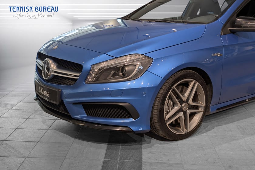 Bilde 2 av Mercedes-Benz A 45 AMG 4MATIC 4M aut. 360hk/Exclusive/Nattpakke/R.Kam/ILS