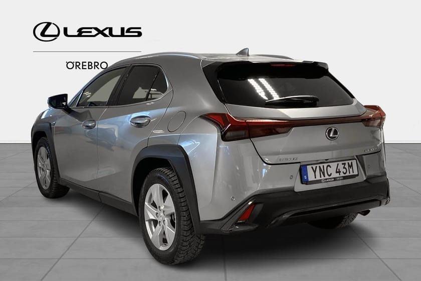 Bild 4 av Lexus UX 300h F Sport Design FWD V-Hjul