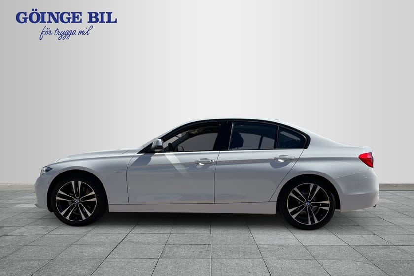 Bild 5 av BMW 330i Sedan Sport line/ Backkamera/ Navi/