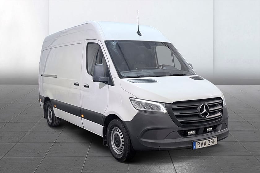Bild 4 av Mercedes-Benz Sprinter 317 CDI RWD Panel Van Skåp Aut 3-sits Kamera CarPlay FullservMB