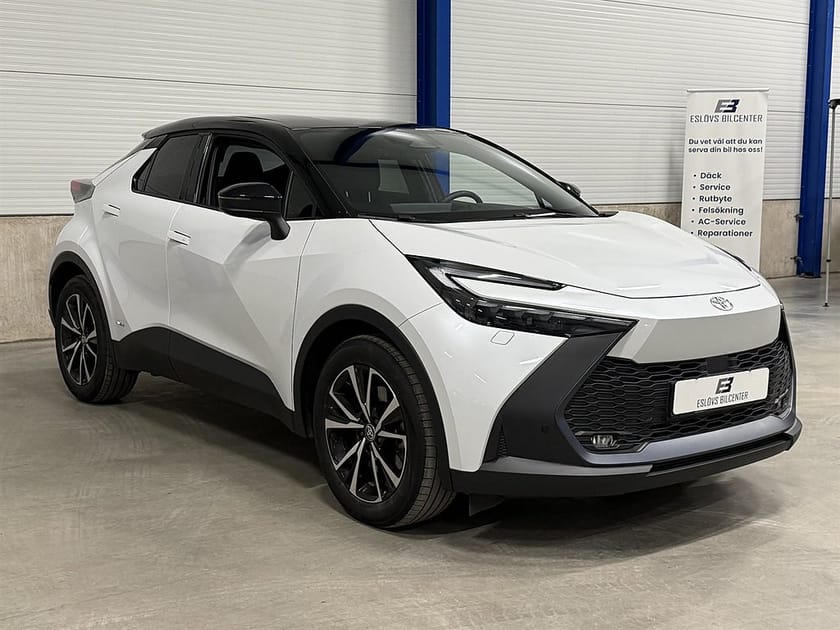 Bild 2 av Toyota C-HR Hybrid AWD-i e-CVT 197 HK / Navi / Backkamera /
