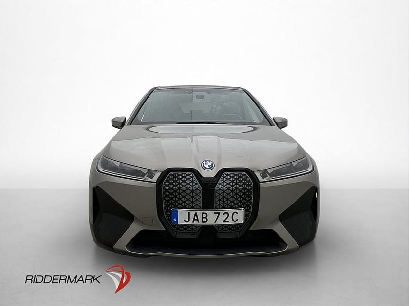 Bild 4 av BMW iX xDrive40 Sport line HUD H/K Sky Lounge Drag MOMS