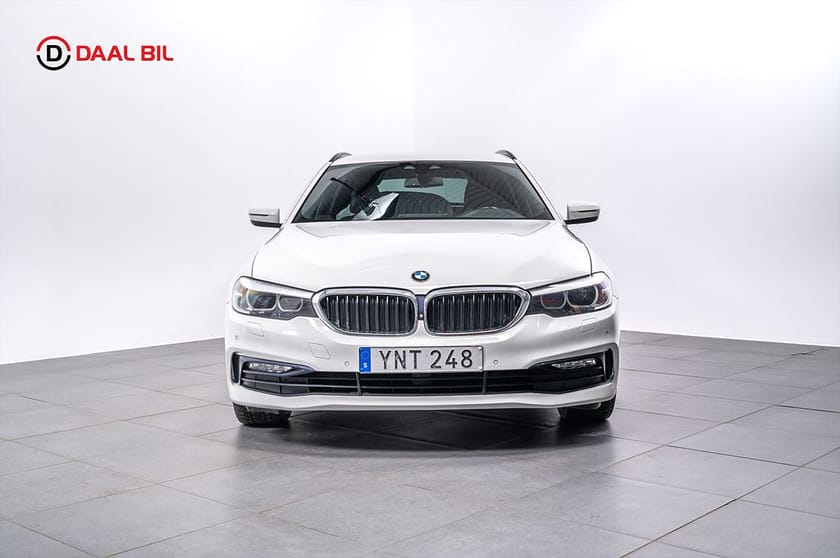 Bild 3 av BMW 520d xDrive Touring 190HK SPORT LINE DRAG 3D-VIEW VÄRM NAVI