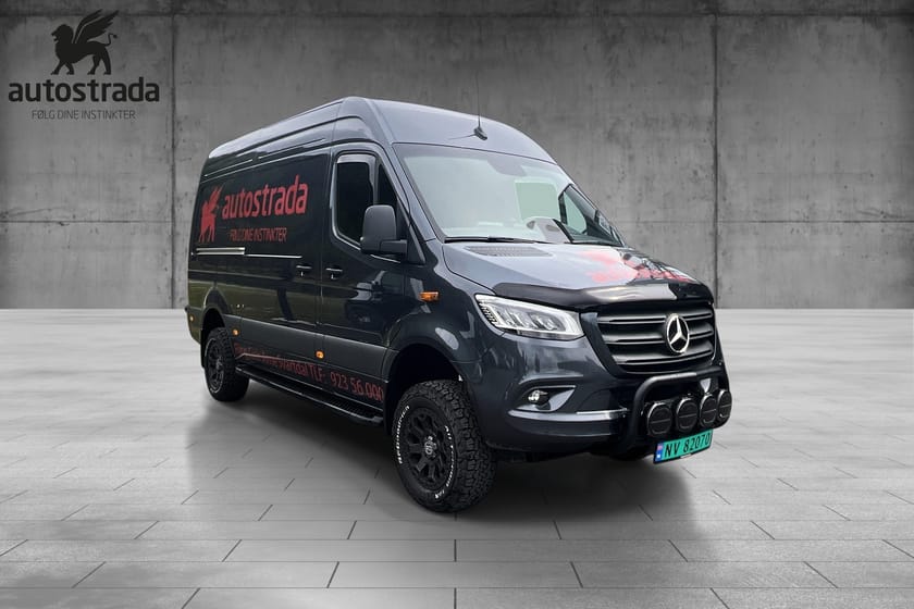 Bilde 3 av Mercedes-Benz Sprinter 319 CDI 4x4 Panel Van Webasto.hengerfeste.3 seter