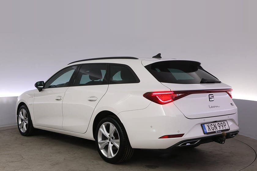 Bild 4 av SEAT León Sportstourer e-Hybrid FR Kamera Navi Drag CarPlay